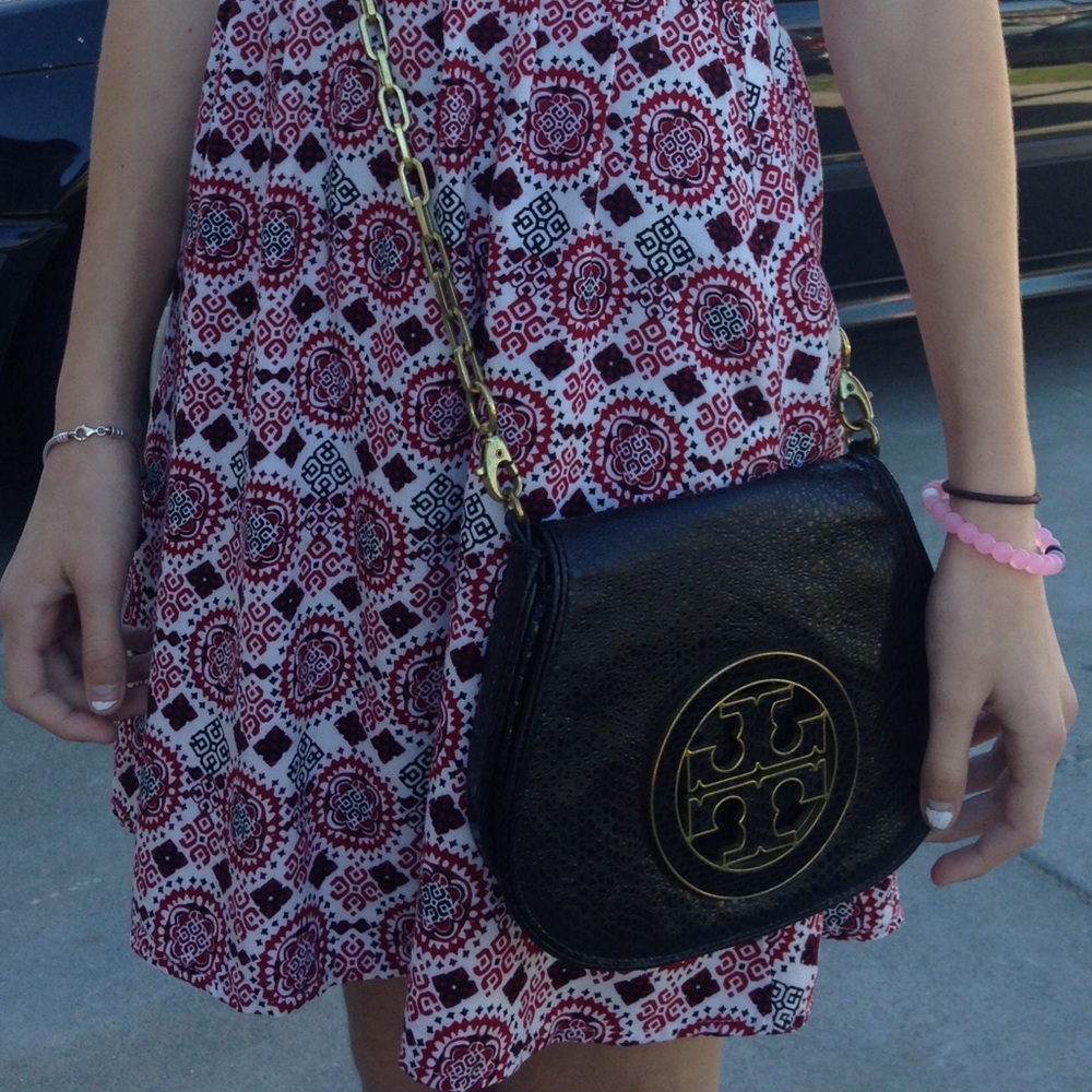 Tory Burch Black Snakeskin Cross-Body Purse! LIKE NEW!! ✨💖